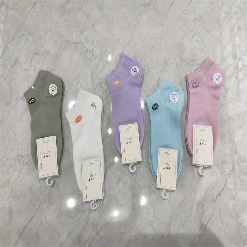 Autumn and winter socks in the tube socks Korean tide add thick add velvet warm towel stockings winter thick socks deodorant thumbnail