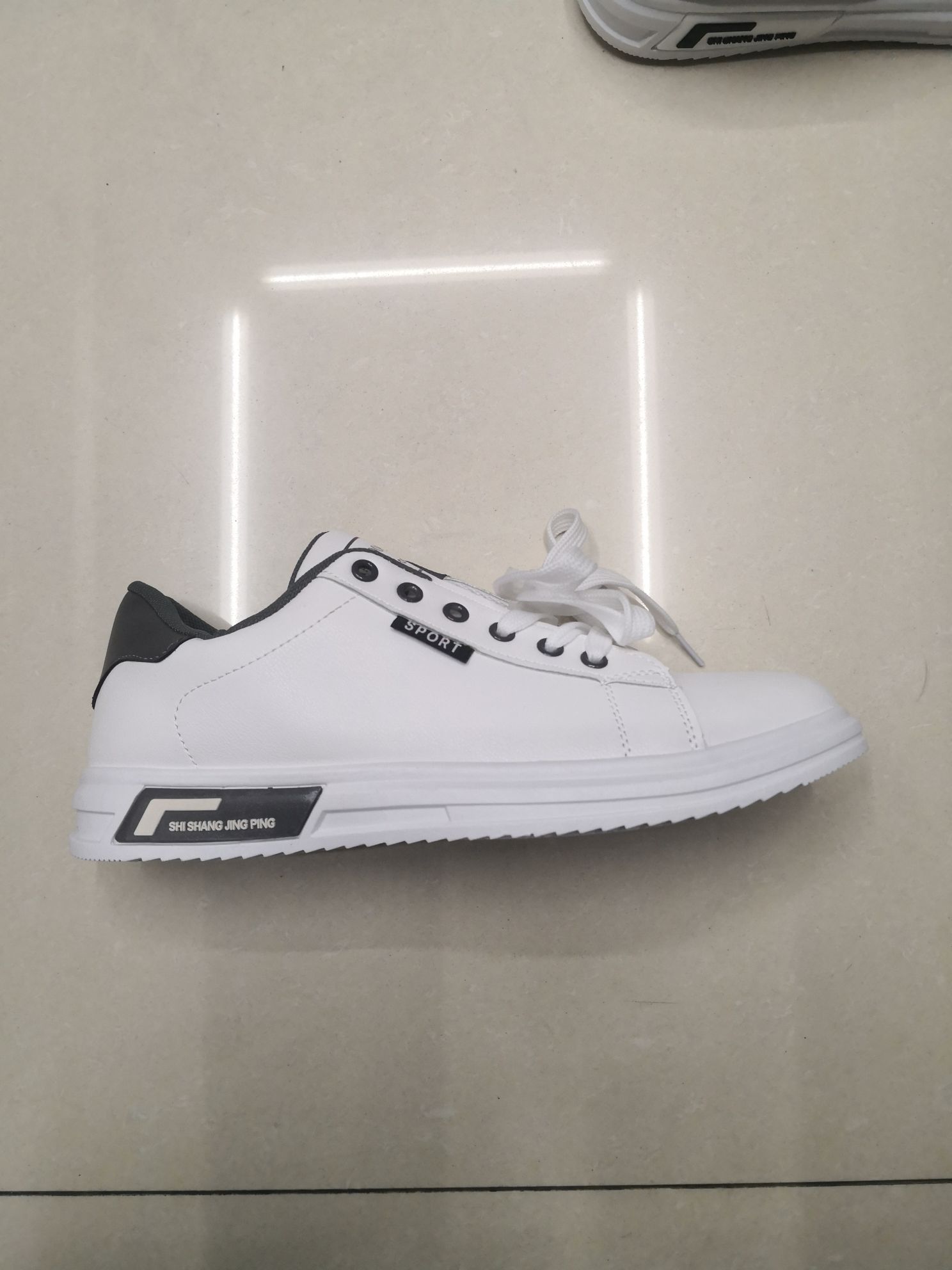 Spring 2022 Men's Small White Shoes, Moisture-Proof