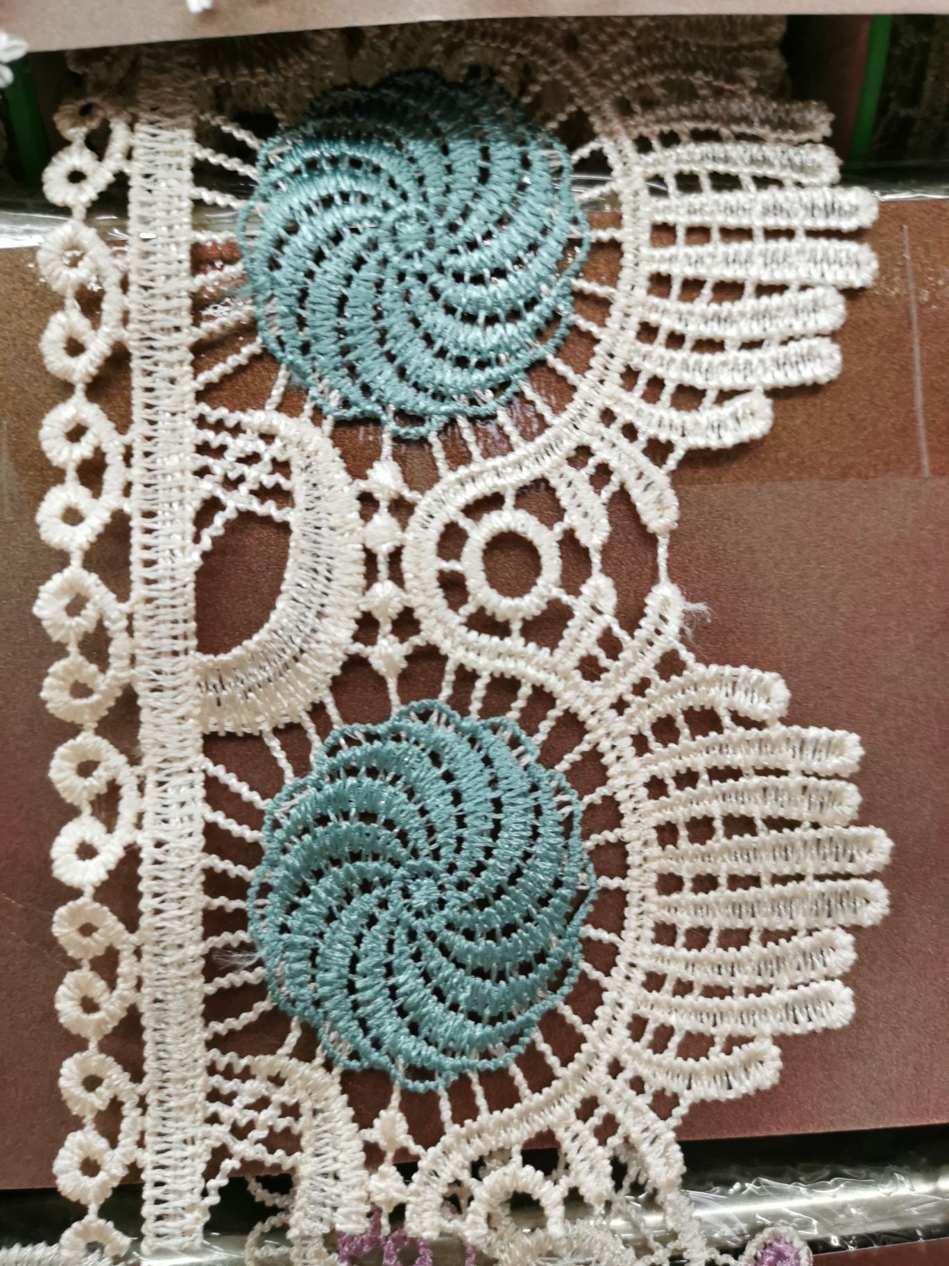 Two-Tone Lace Water-Soluble Embroidery Lace details Picture
