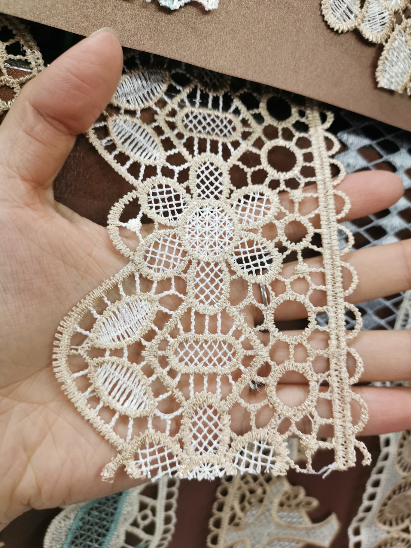 Two-Tone Lace Water-Soluble Embroidery Specification drawing