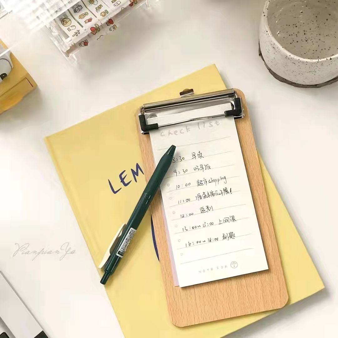 48K板夹票据夹办公用品写字垫板加厚木质实用板夹带挂钩菜单夹详情4