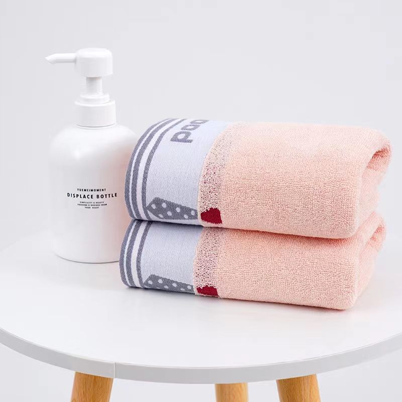 Towels in multiple colors details Picture
