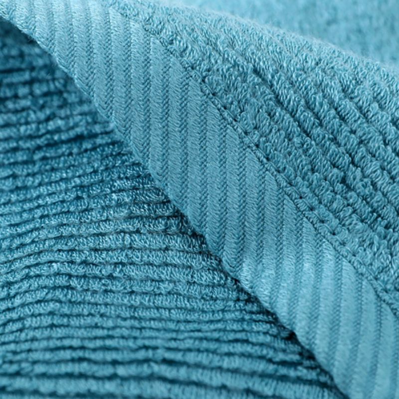 The wind blows through the wheat waves on the towel Specification image