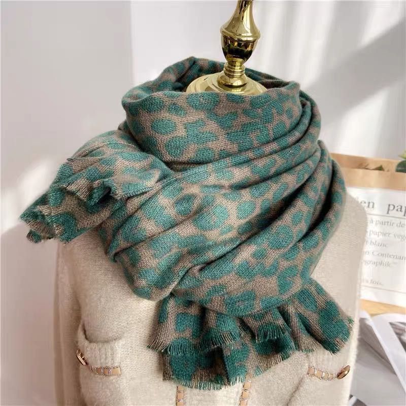 Scarf Ladies Europe And The United States Trend Shawl Autumn And Winter Discount Promotion Season Coat Everything Casual Wholesale 5354 details Picture