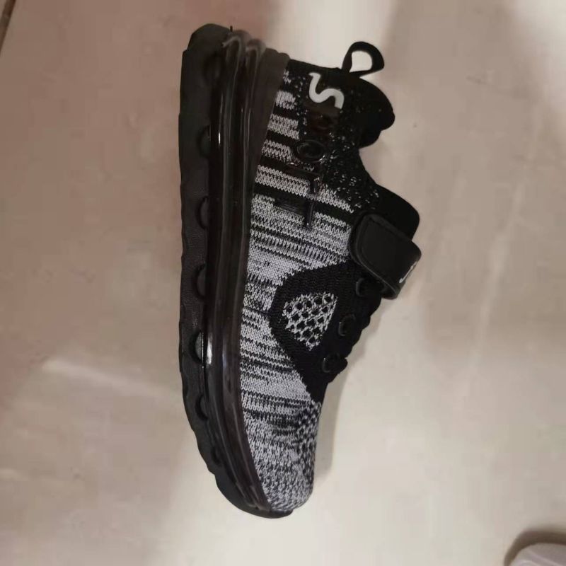 Breathable children's shoes