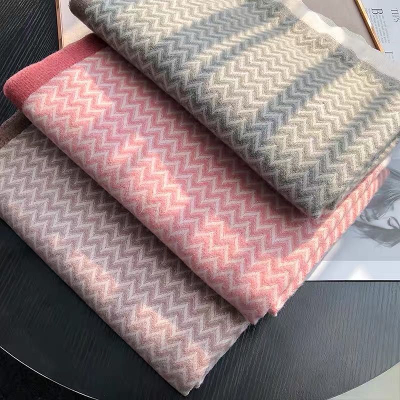 Scarf Ladies Europe And The United States Trend Winter Discount Promotion Season Coat All Casual Wholesale details Picture