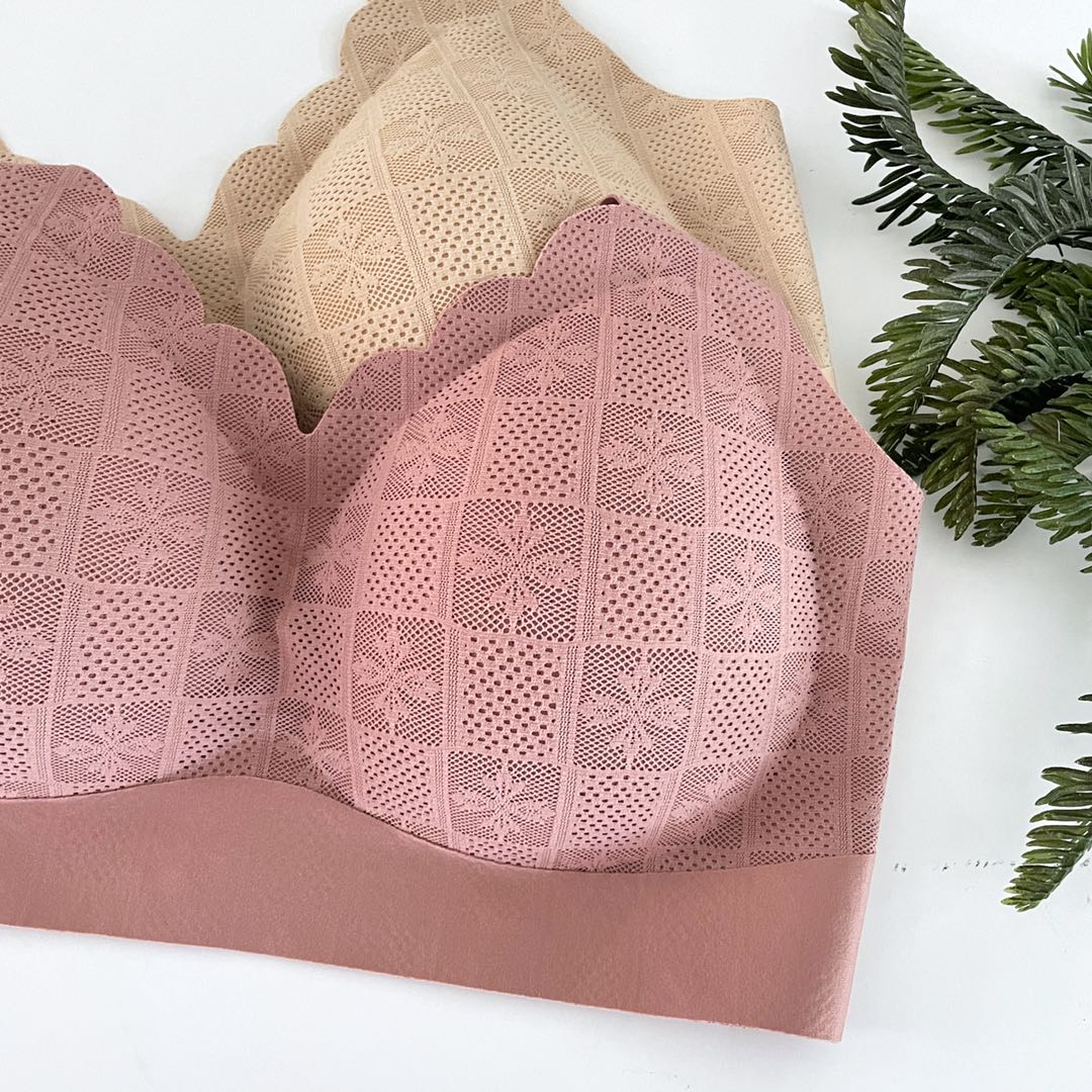 The Mystery of the Box is a slim, seamless, sexy strapless bra for women Specification image
