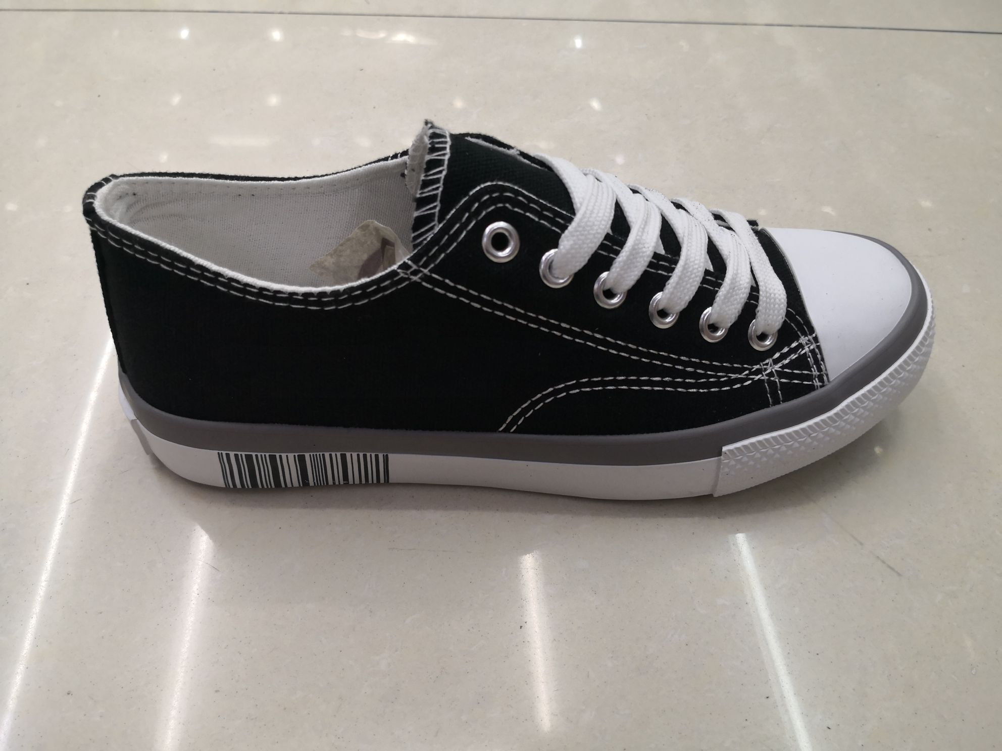 Low Top Casual Canvas Shoes For Spring 2022