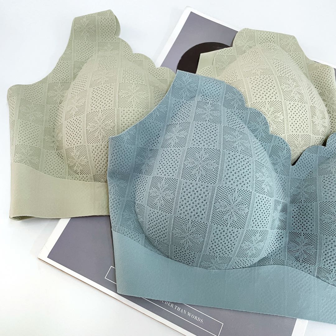 The Mystery of the Box is a slim, seamless, sexy strapless bra for women Application Scenario