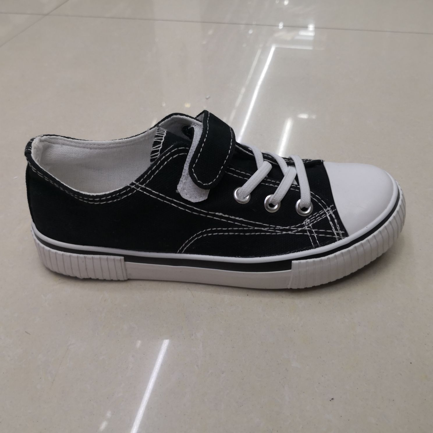 Spring 2022 Low-Top Adhesive Shoes For Boys And Girls