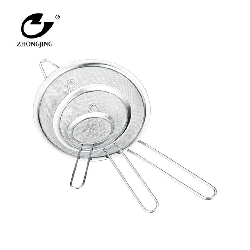 Pointed ears and wide edge oil grille details Picture