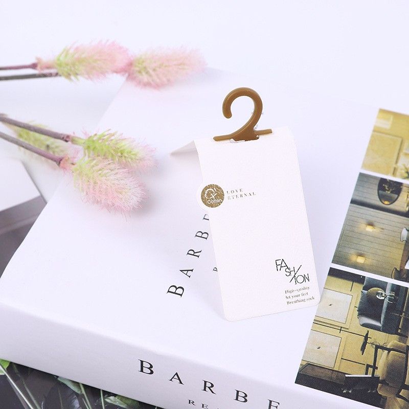 袜卡商标白底实物图