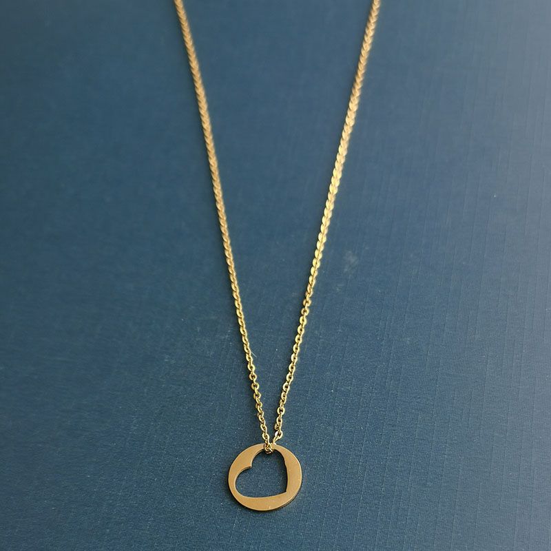 diy finely polished accessories, hollow heart bracelet pendant, engraved heart ring, steel and gold in stock Application Scenario
