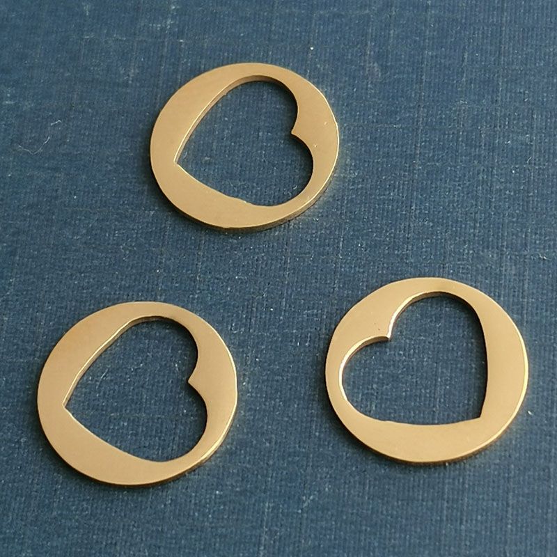 diy finely polished accessories, hollow heart bracelet pendant, engraved heart ring, steel and gold in stock Specification image