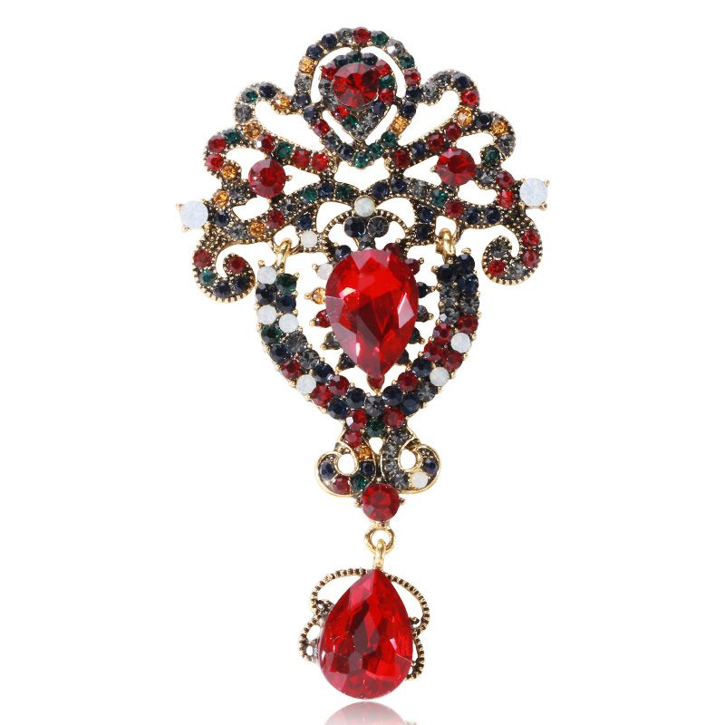 Factory direct sales, popular in foreign trade, high-end and elegant neckline, rhinestone, anti-exposure, fixed clothing, silk scarves, sweaters, cardigans with brooches Application Scenario