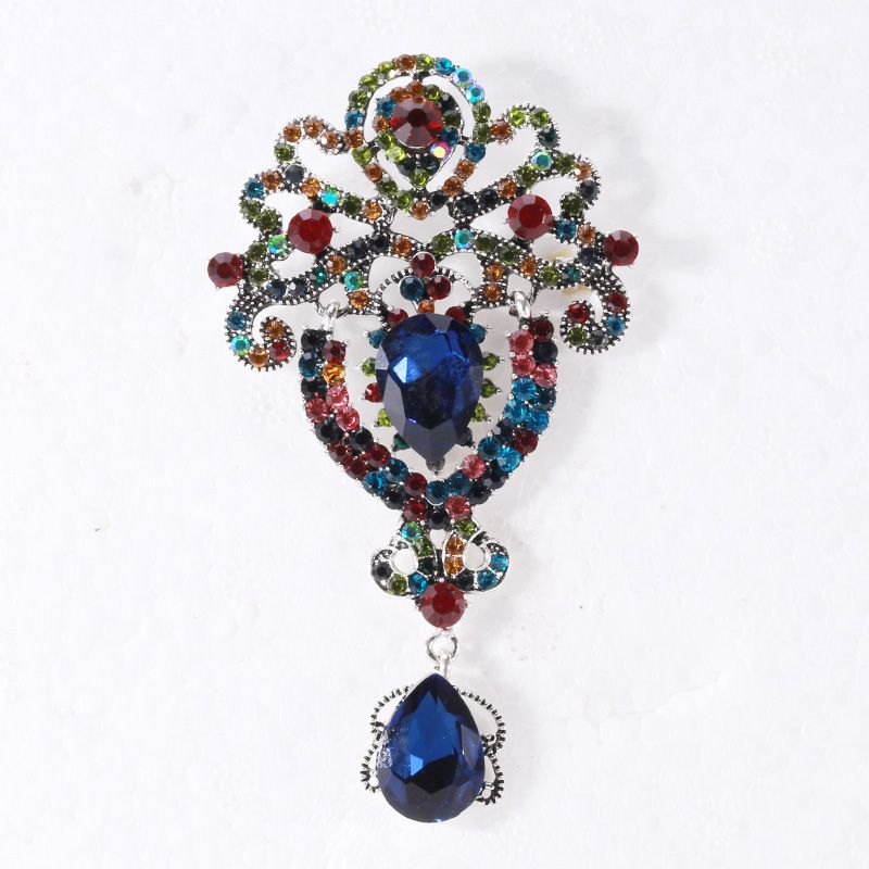 Factory direct sales, popular in foreign trade, high-end and elegant neckline, rhinestone, anti-exposure, fixed clothing, silk scarves, sweaters, cardigans with brooches