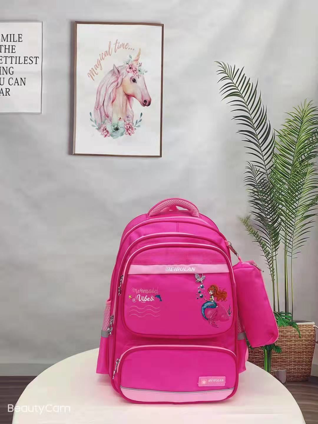 Primary school student's schoolbag Specification image