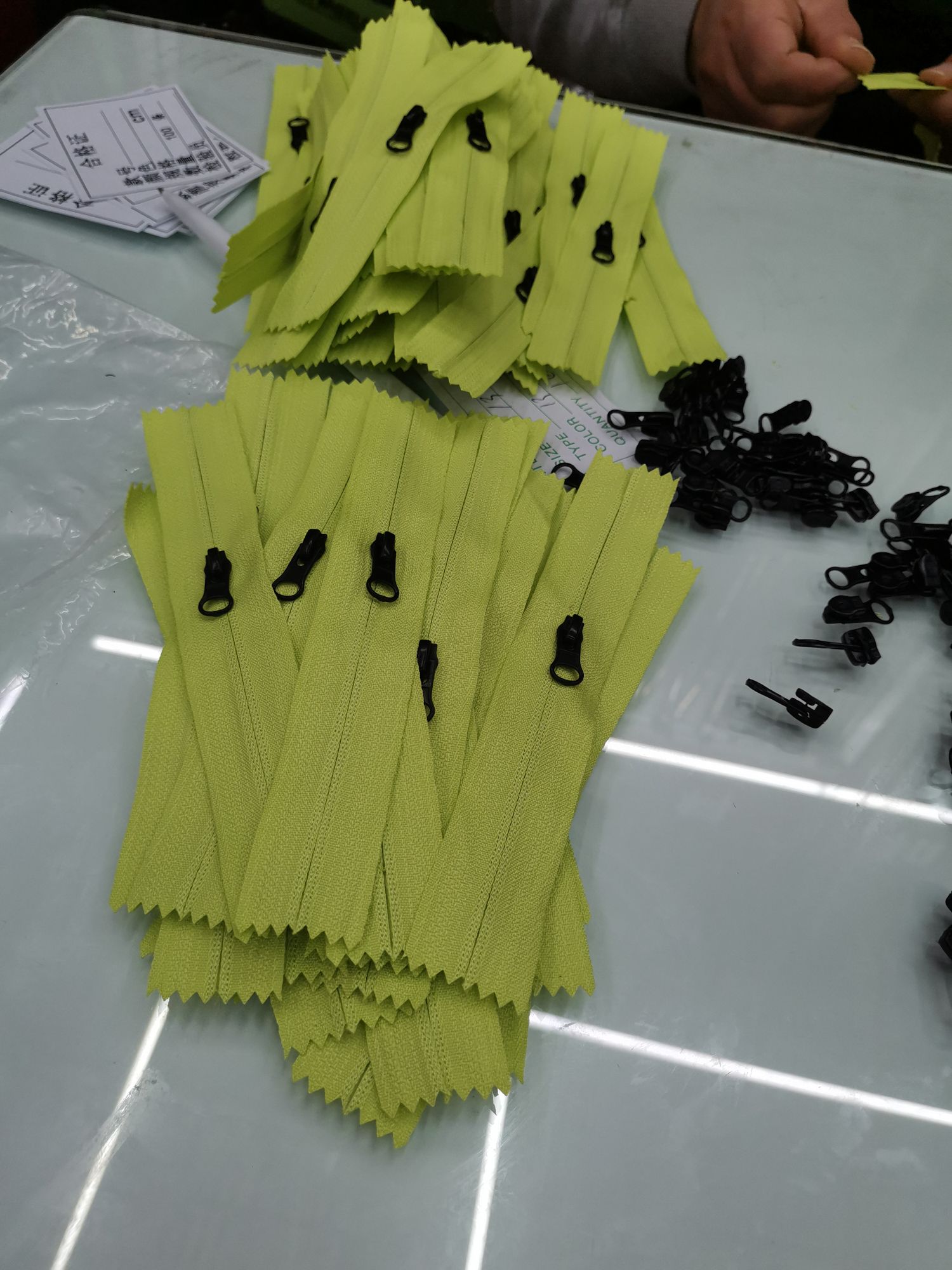 No. 3 Nylon Double Pin / 4.2 Double Pin Closing Without Front And Back Zippers Specification drawing