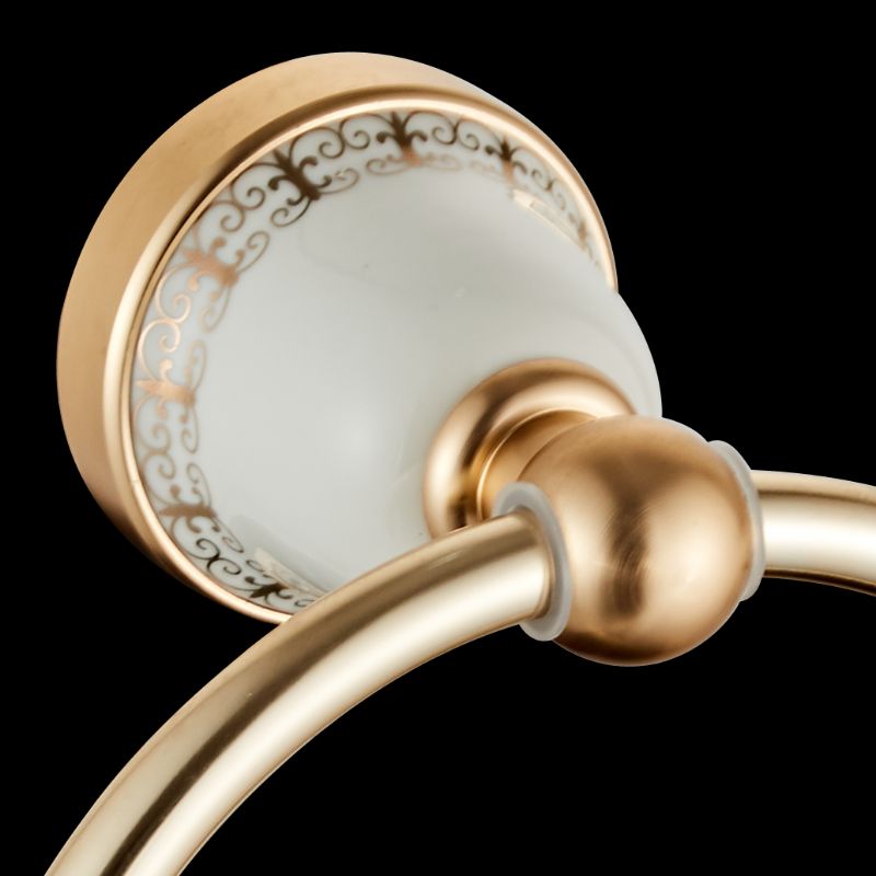 Use space aluminum towel rings for the bathroom details Picture