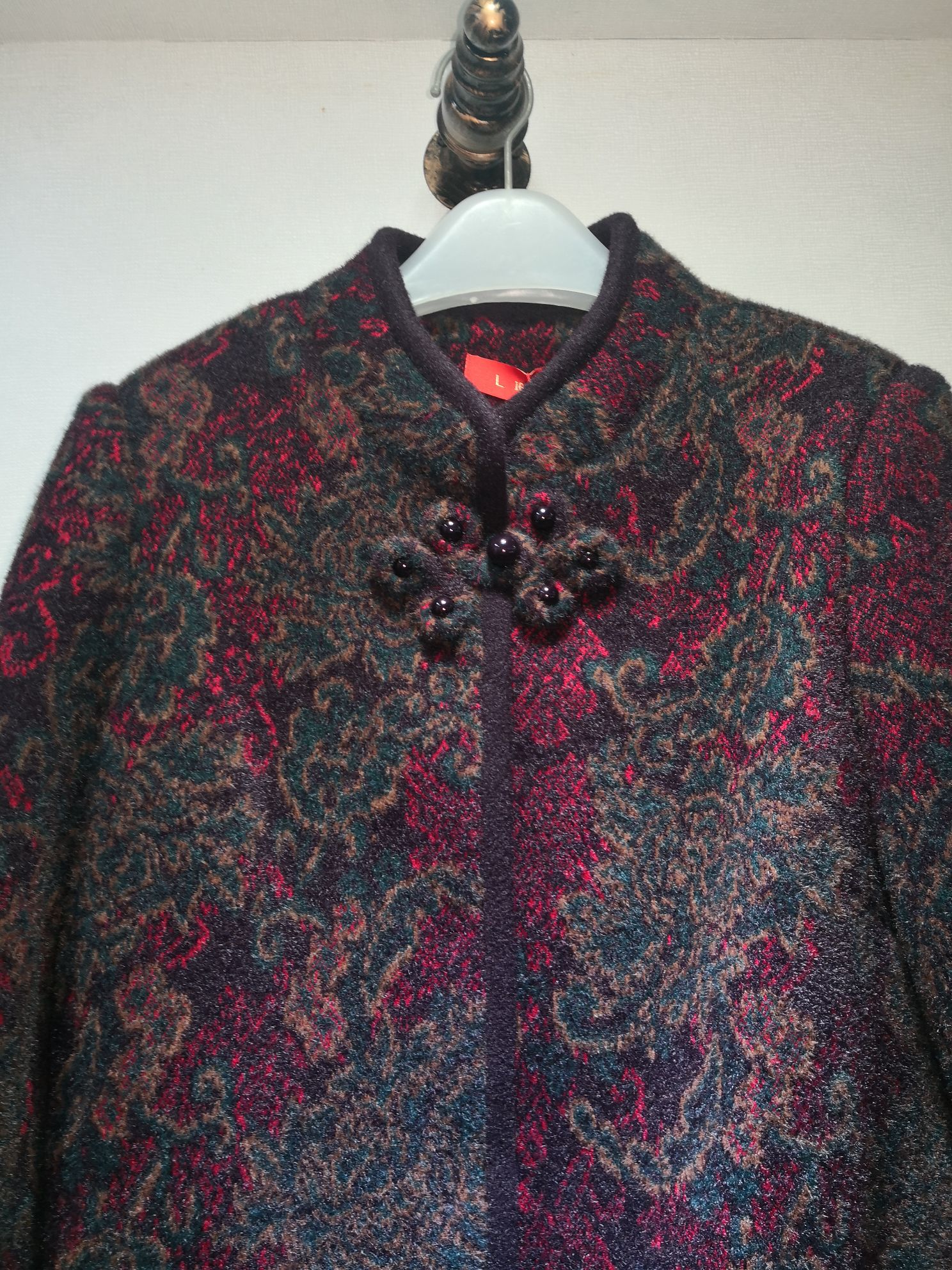 Autumn And Winter New Middle-Aged And Elderly Warm Fashion Atmosphere Uniform Size Embroidered Lapel Coat 4 Specification drawing