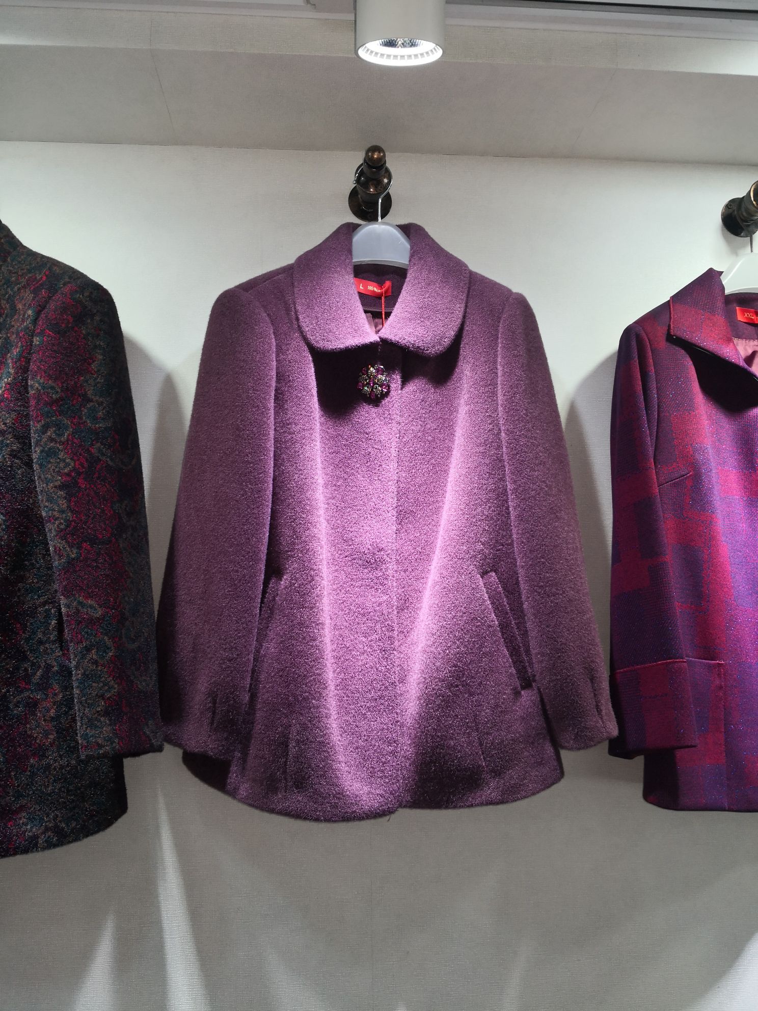 Autumn And Winter New Middle-Aged And Elderly Warm Fashion Atmosphere Uniform Size Embroidered Lapel Coat 3