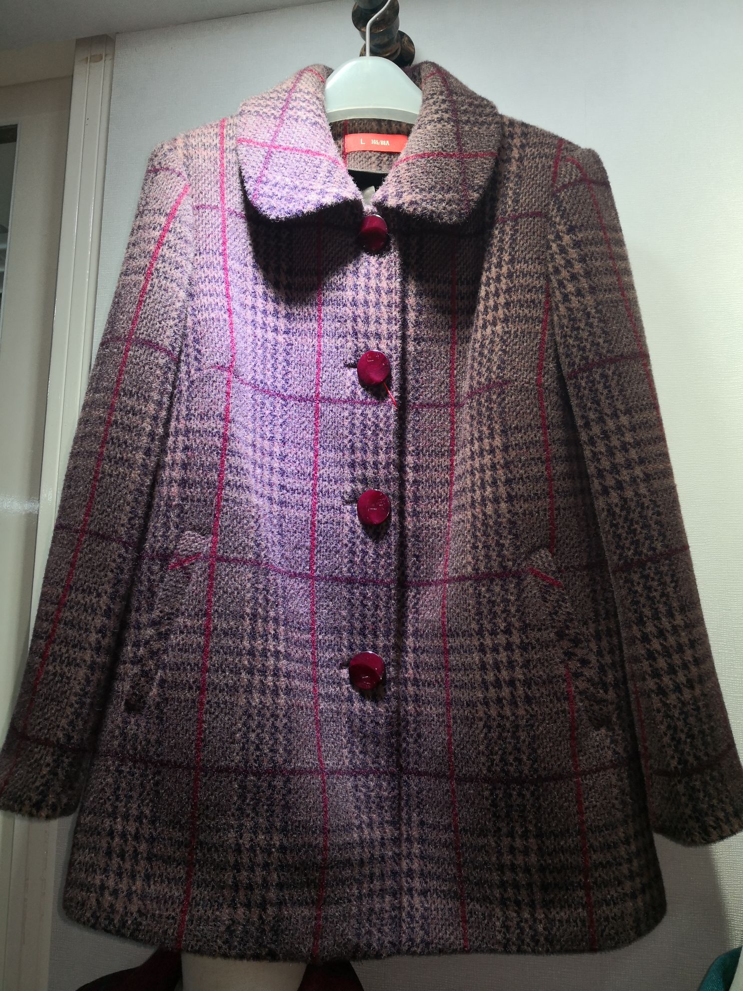 Autumn And Winter New Middle-Aged And Elderly Warm Fashion Atmosphere Uniform Size Embroidered Lapel Coat 7 details Picture