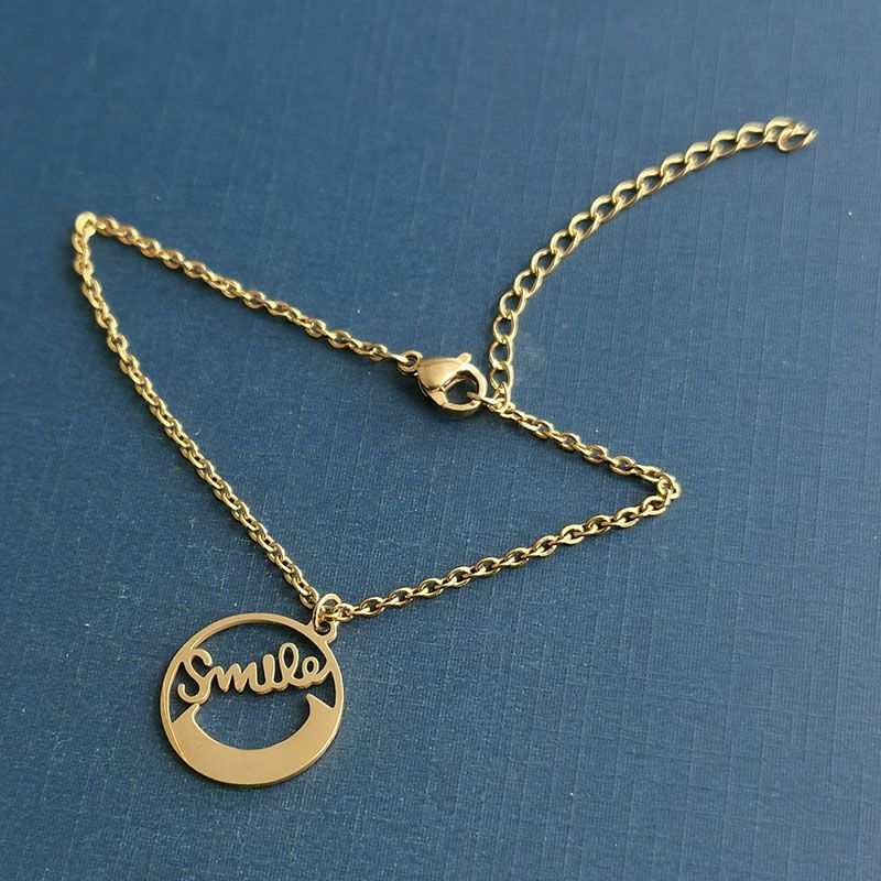 smile's new minimalist smiley face necklace is a unique and versatile minimalist collarbone chain accessory for women on Instagram Item Picture