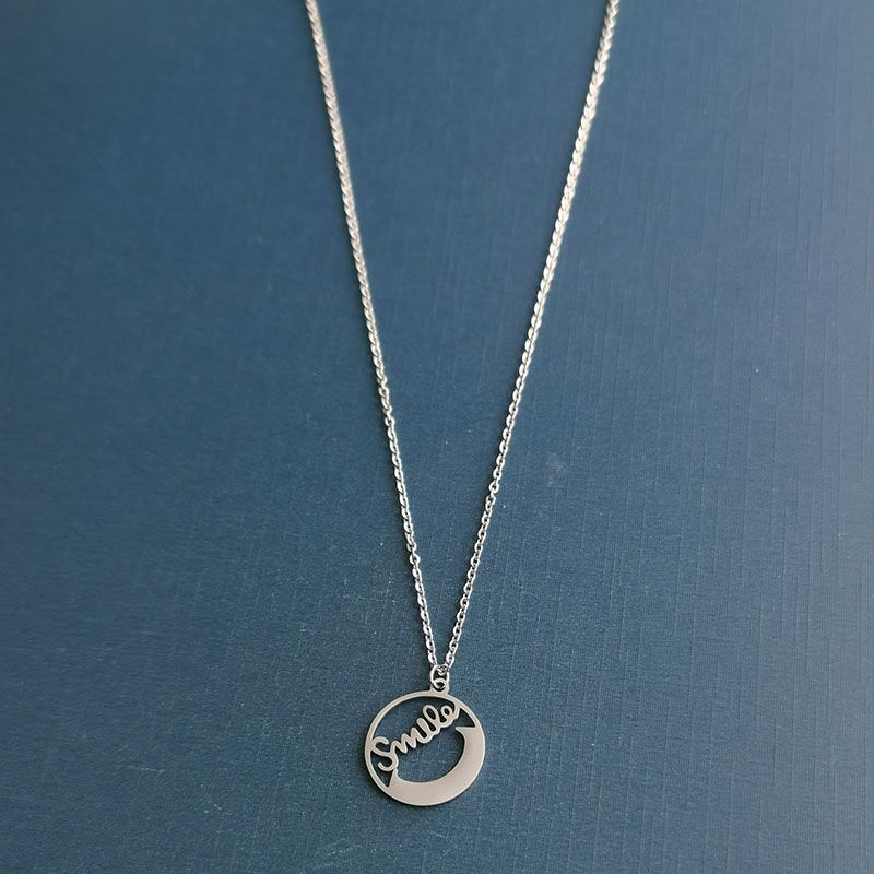 smile's new minimalist smiley face necklace is a unique and versatile minimalist collarbone chain accessory for women on Instagram details Picture