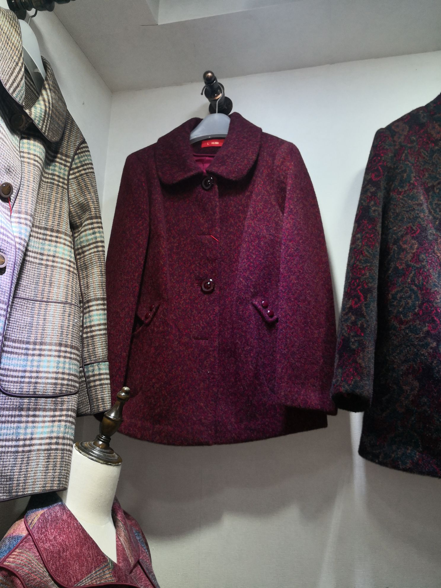 Autumn And Winter New Middle-Aged And Elderly Warm Fashion Atmosphere Uniform Size Embroidered Lapel Coat 5