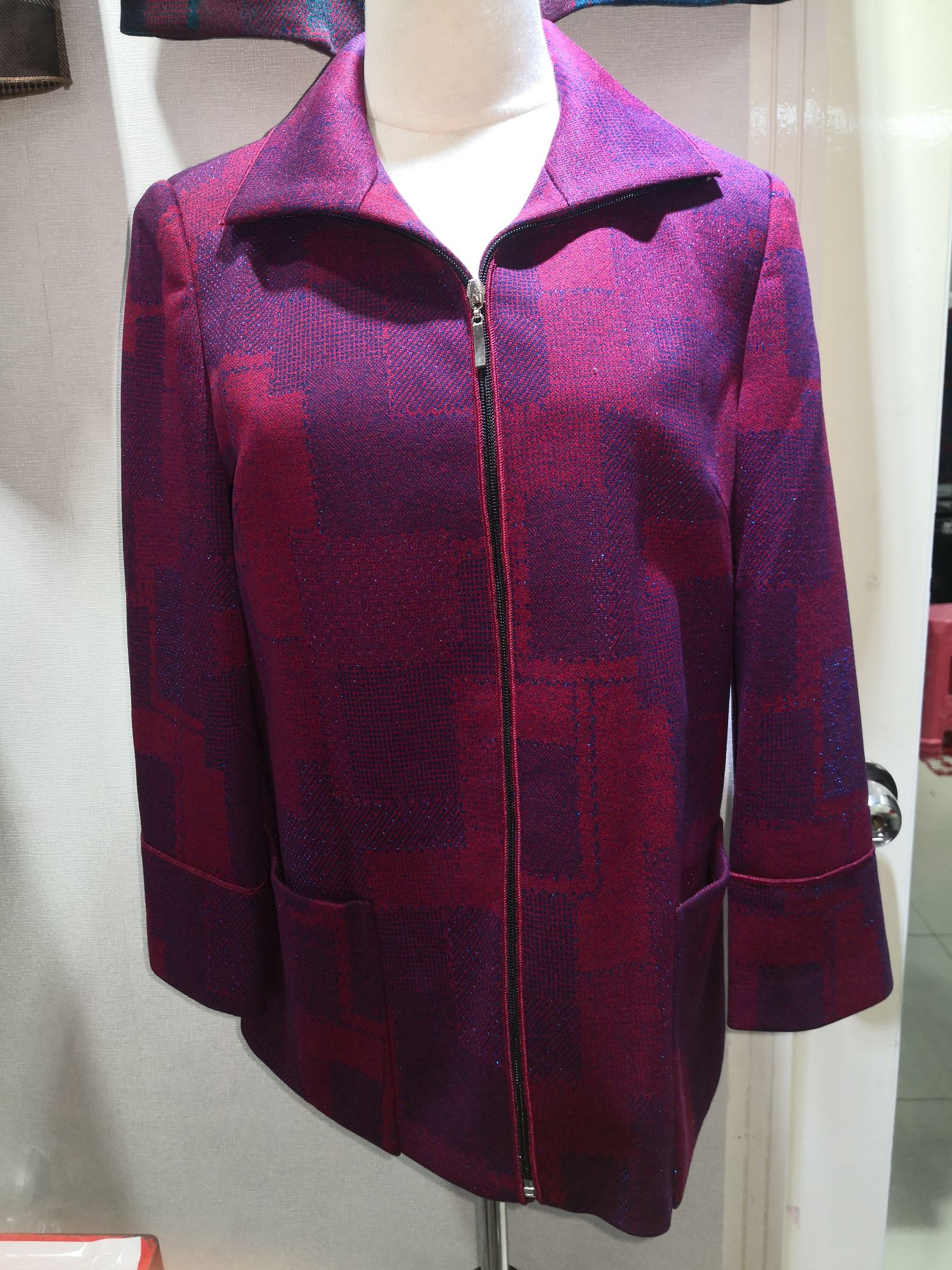 Autumn And Winter New Middle-Aged And Elderly Warm Fashion Atmosphere Uniform Size Embroidered Lapel Coat 9