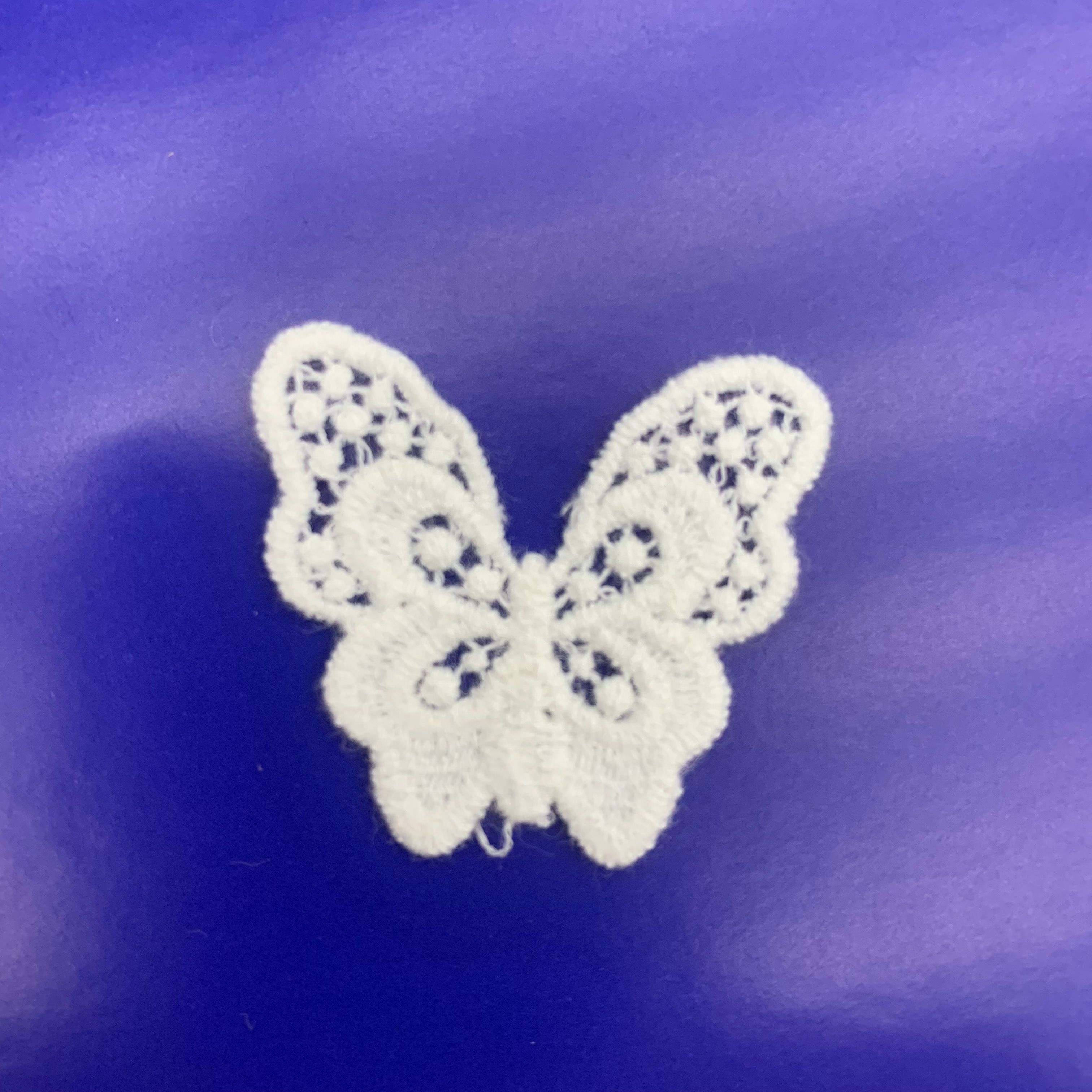 DIY embroidered lace with small flower pieces