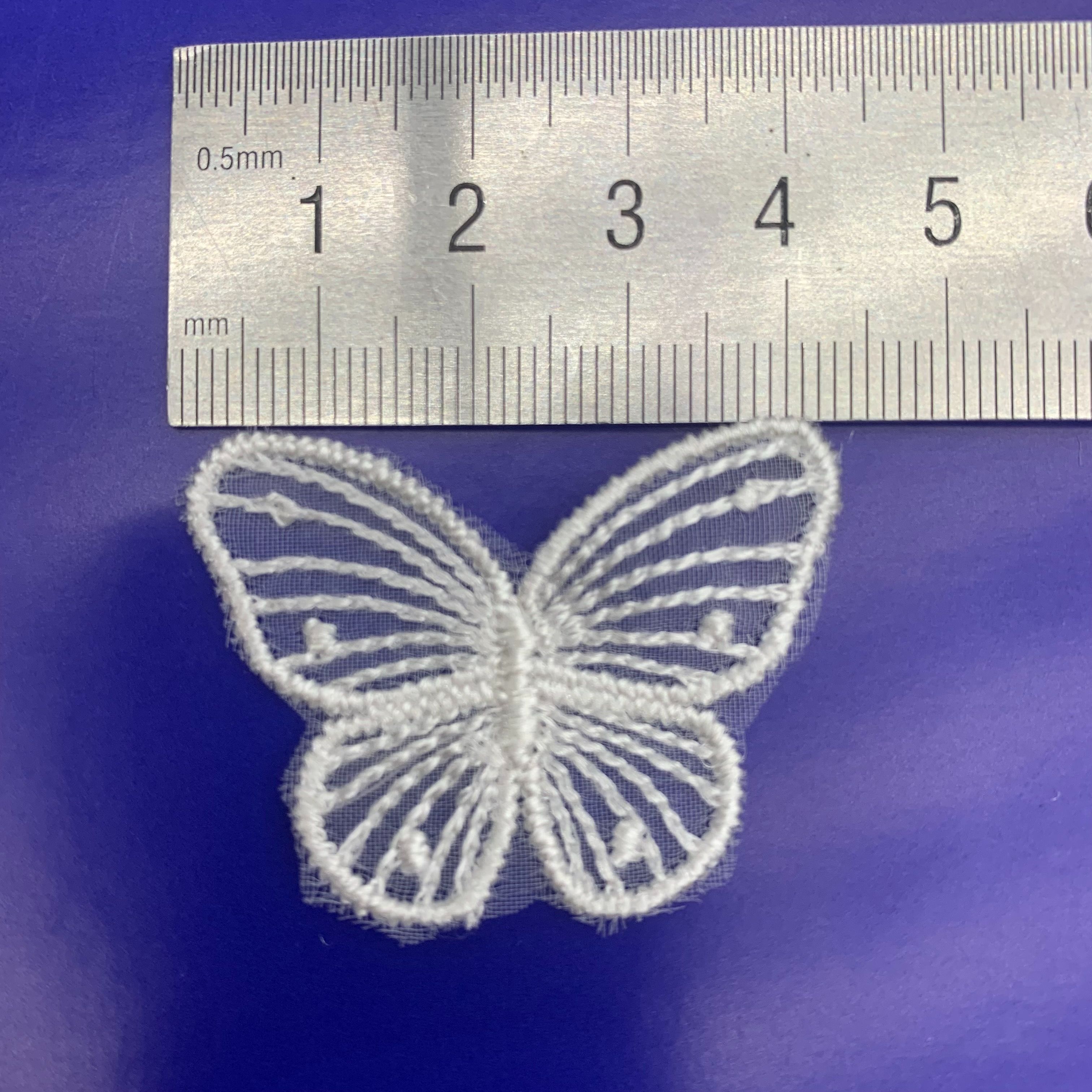 DIY embroidered lace with small flower pieces Specification image