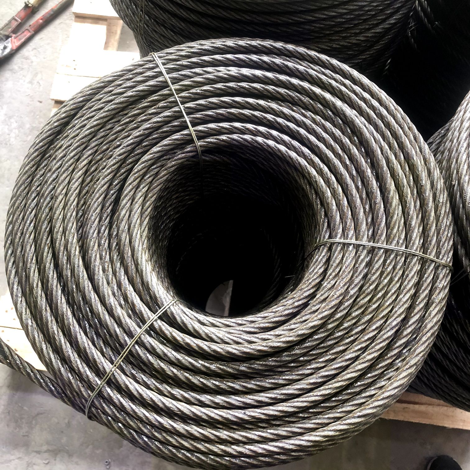 厂家直销，光面涂油钢丝绳6x12-12.0mm 100米 软包装
