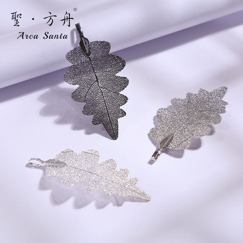 Wholesale of semi-finished materials for natural electroplated leaf earrings, pendants, accessories, cut wavy leaves, handcrafted diy Application Scenario