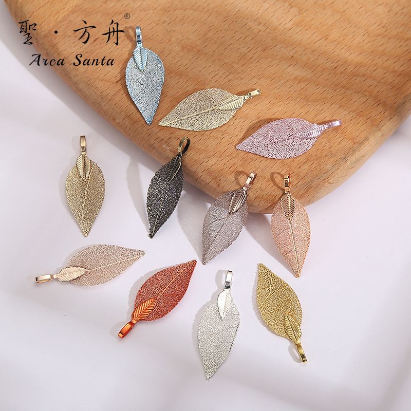 Colorful natural leaf necklace accessories, retro gold-plated pendant materials, semi-finished products, handcrafted diy jewelry accessories details Picture