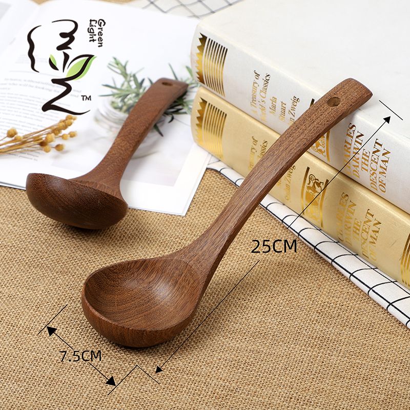 Chicken wing wood soup spoon 25*7.8CM long-handled soup spoon Japanese ramen spoon porridge serving spoon household soup spoon Application Scenario