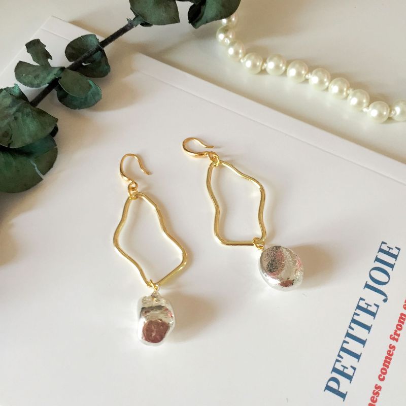 Korean niche design earrings, irregular geometric silver stone pendant earrings, high-end and simple earrings