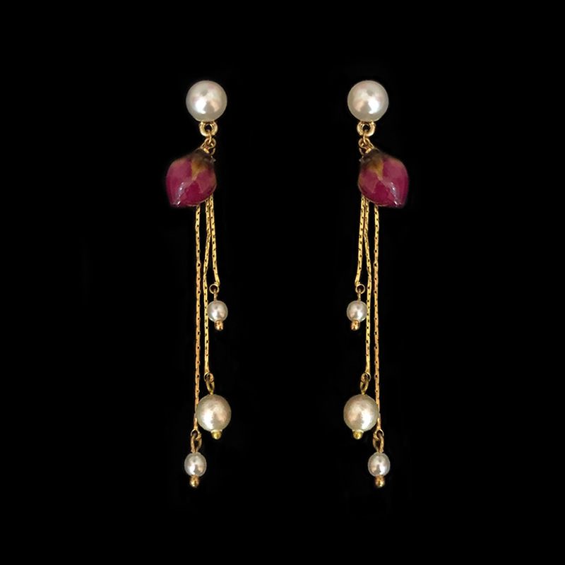 Fashionable pearl tassel earrings with rose buds as embellishments and metal tassel pearl decorative stud earrings