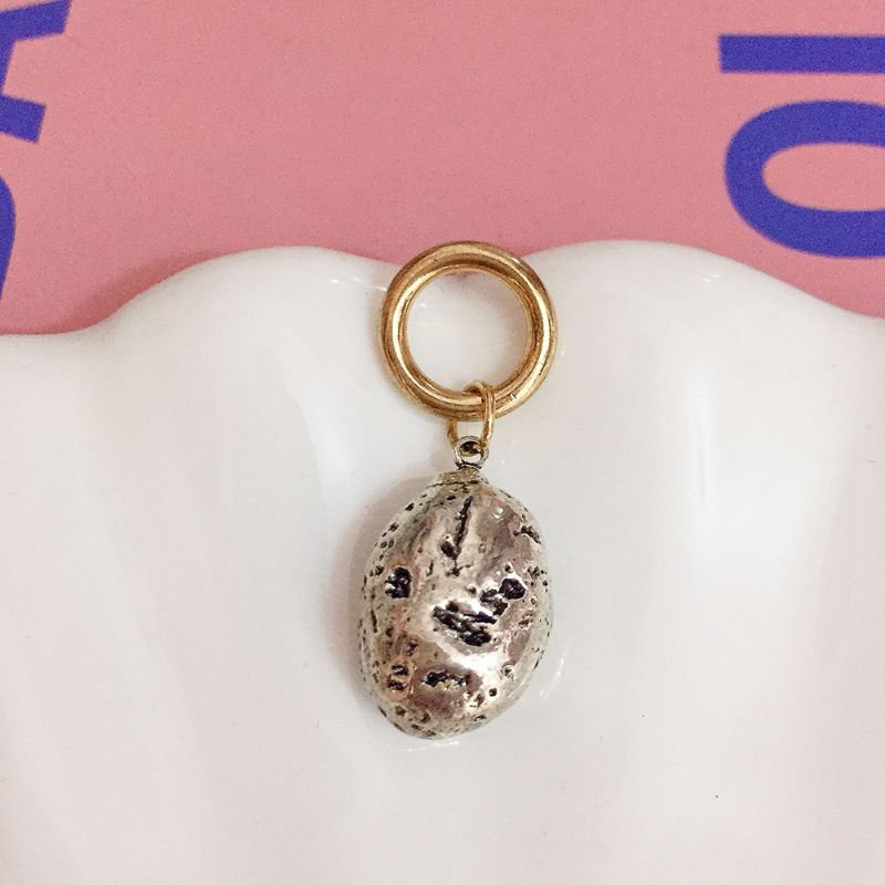 Designer metal circle silver stone earrings with natural texture patterns, small stone circle earrings, fashionable and elegant earrings Specification image