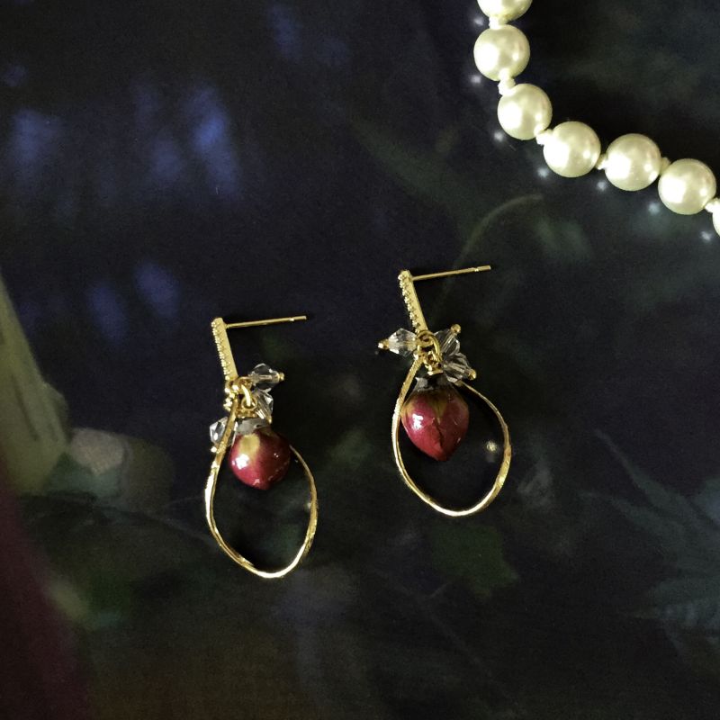Fashionable zircon crystal stud earrings with a metal geometric frame and rose bud earrings inside shine with exquisite earrings details Picture