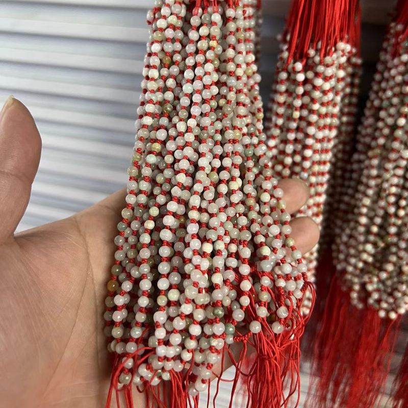 Jade pendant, hand-woven natural jadeite 4mm yuan bead, A-grade red string necklace rope Application Scenario