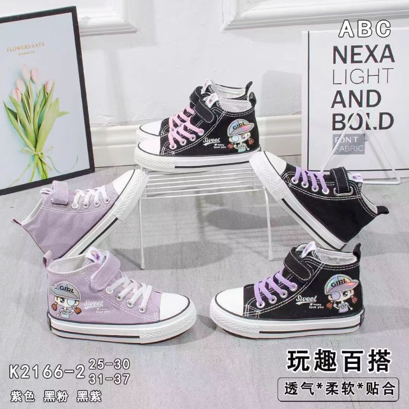 休闲鞋产品图