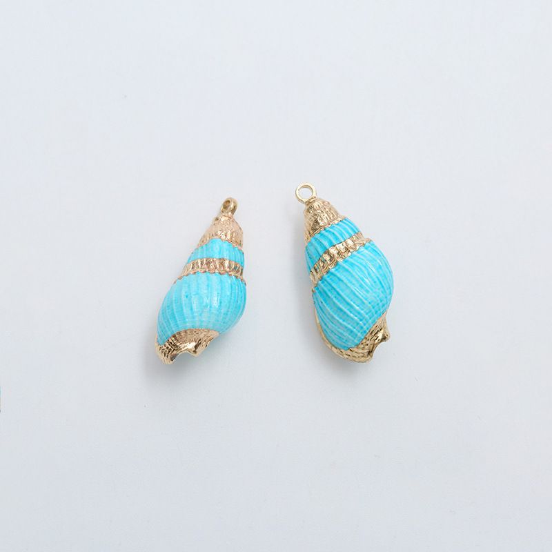 Colorful small conch earrings, gold-plated edges, natural shell niche pendants, retro ladies' diy jewelry accessories details Picture