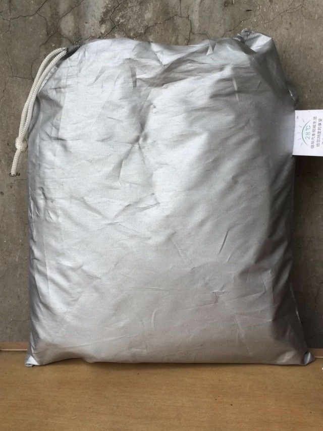 The semi-covered glass car cover for winter snow and frost protection is suitable for all four seasons and can provide sun protection and cooling in summer details Picture