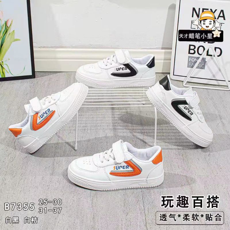 休闲鞋产品图