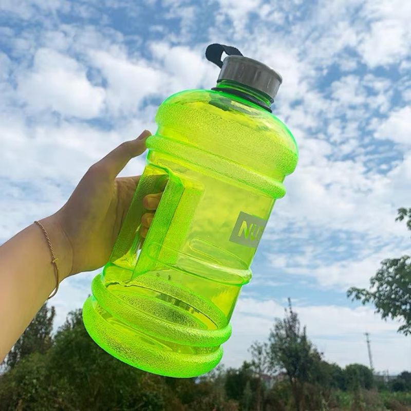 Muscle Tank Fitness Large 2.2L Sports Large Capacity Large Capacity Milkshake Cup Portable water bottle full figure