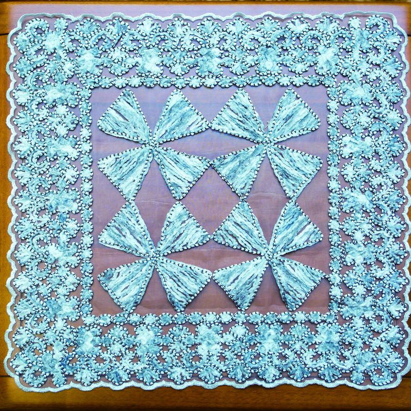 Glass yarn table cloth thumbnail
