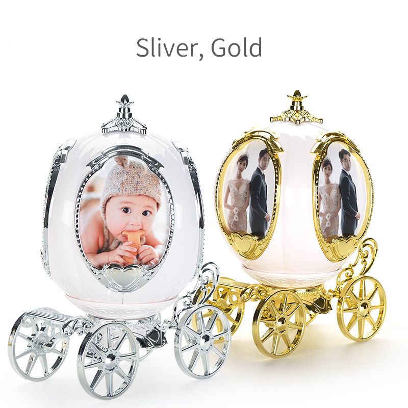 Factory direct sales of music box, Royal carriage with photo frame, pumpkin carriage, multi-functional music box, creative gift Application Scenario