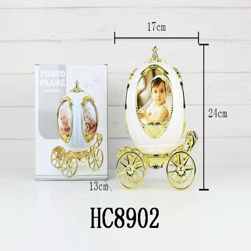 Factory direct sales of music box, Royal carriage with photo frame, pumpkin carriage, multi-functional music box, creative gift details Picture