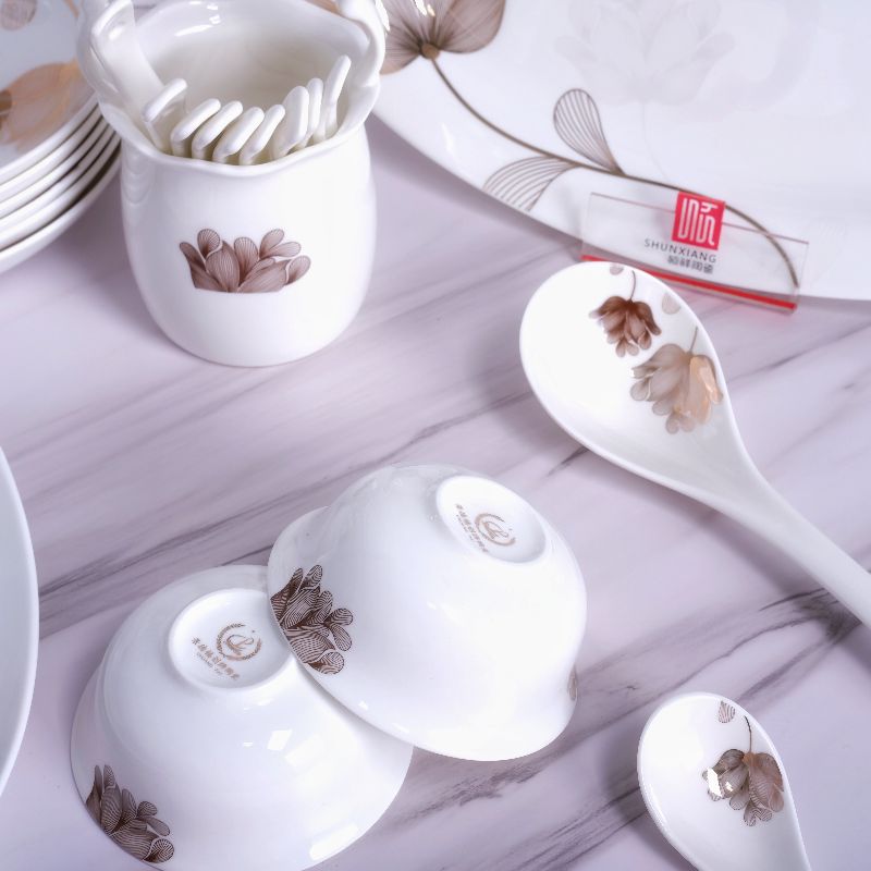 Jingdezhen High Bone China Tableware Set -50 Tulips Love Application Scenario